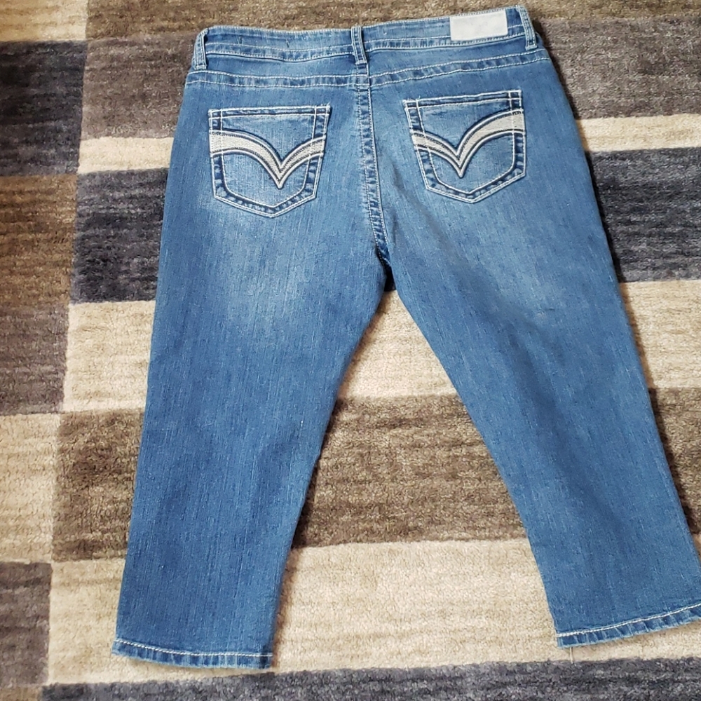 Vigoss stretchy capri.         #04